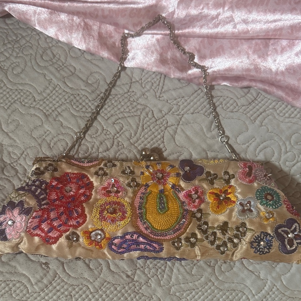 Source Unknown Beaded Embroidered Floral Clutch in Beige, Pink, Yellow, Purple